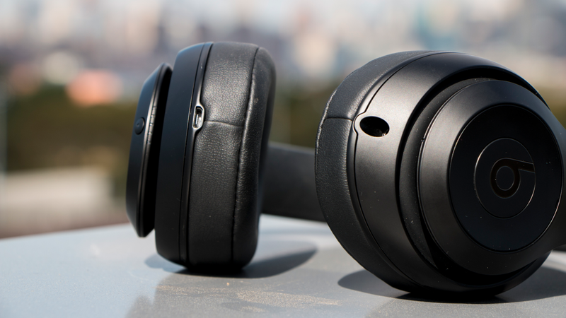 For some reason, Apple decided to keep the Micro-USB port for charging, whereas the BeatsX wireless earbuds now use a Lightning port.